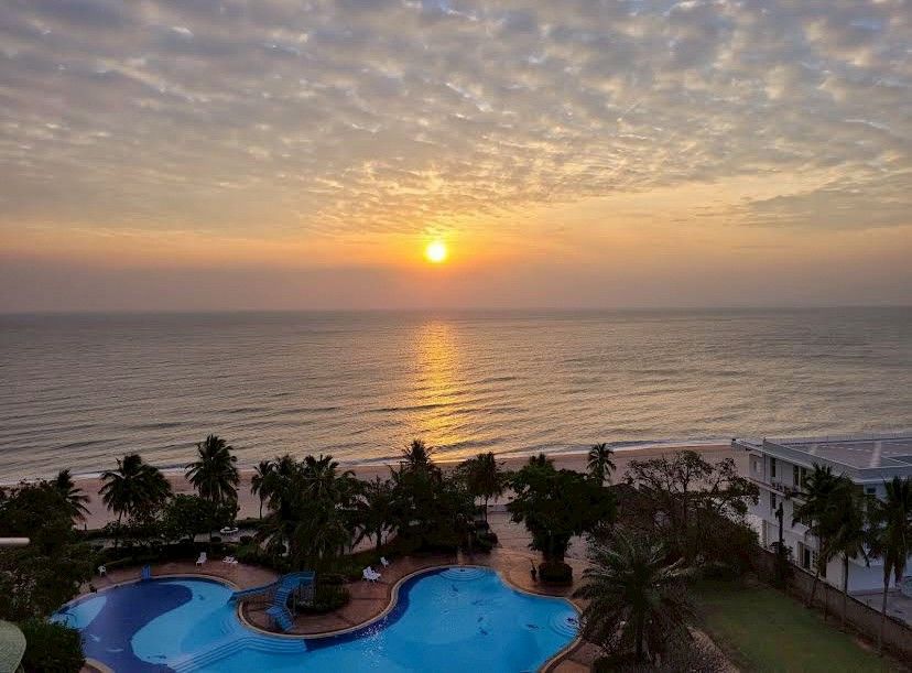 คอนโด (Condotel Cliff & Beach )  ห้องชุด 2 ห้องนอน 2 ห้องน้ำ ที่เห็นวิวทะเลชะอำทุกห้อง