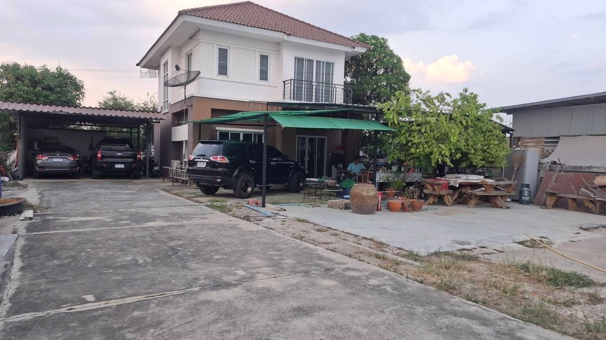 ขายด่วน ‼️บ้านพร้อมที่ดิน เนื้อที่บ้าน 137 ตร.วา3 ห้องนอน 1 ห้องน้ำหน้าบ้านกว้าง ประมาณ 14-15 เมตร