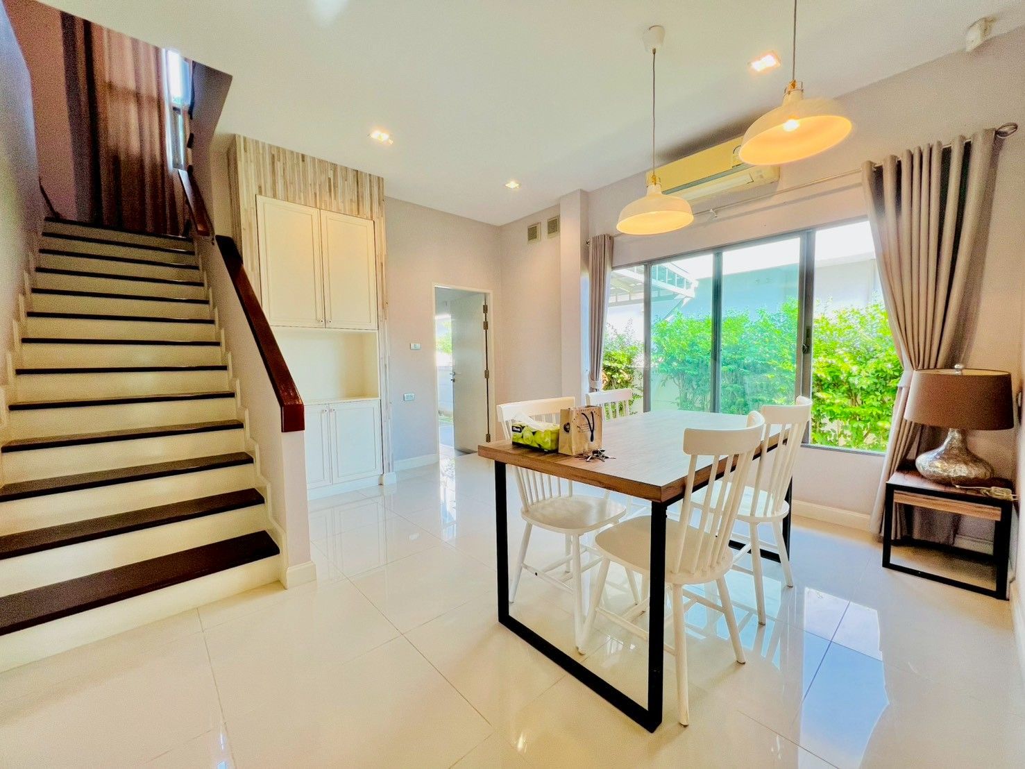 ขายด่วน! บ้านเดี่ยว 4-ห้องนอน 3-ห้องน้ำ แปลงมุม พร้อมเฟอร์นิเจอร์ Built-in สวยจบครบทั้งหลัง