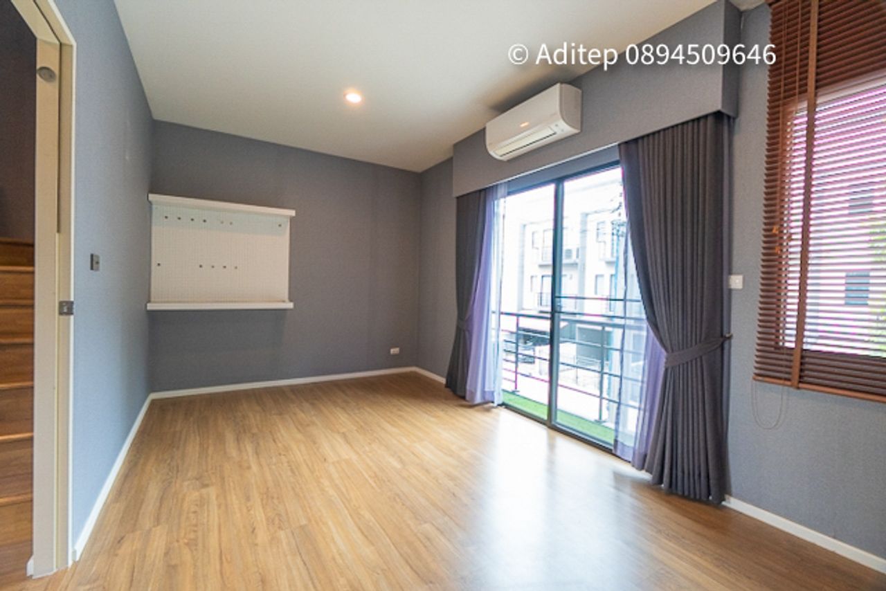 ขายทาวน์โฮม 3 ชั้น บ้านกลางเมือง รามอินทรา-วัชรพล ใกล้จุดขึ้นลงทางด่วน สุขาภิบาล 5