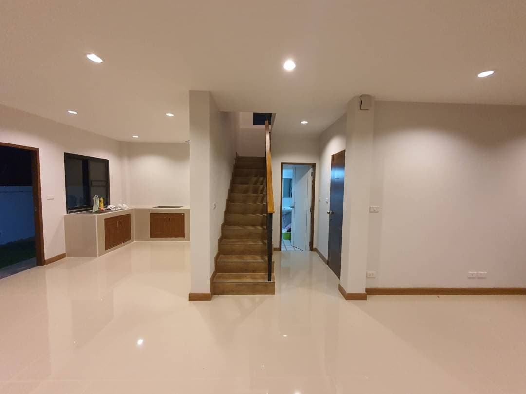 บ้านพร้อมอยู่สร้างใหม่ตั้งอยู่ใจกลางเมืองสันกำแพง 88 ตร.ว.