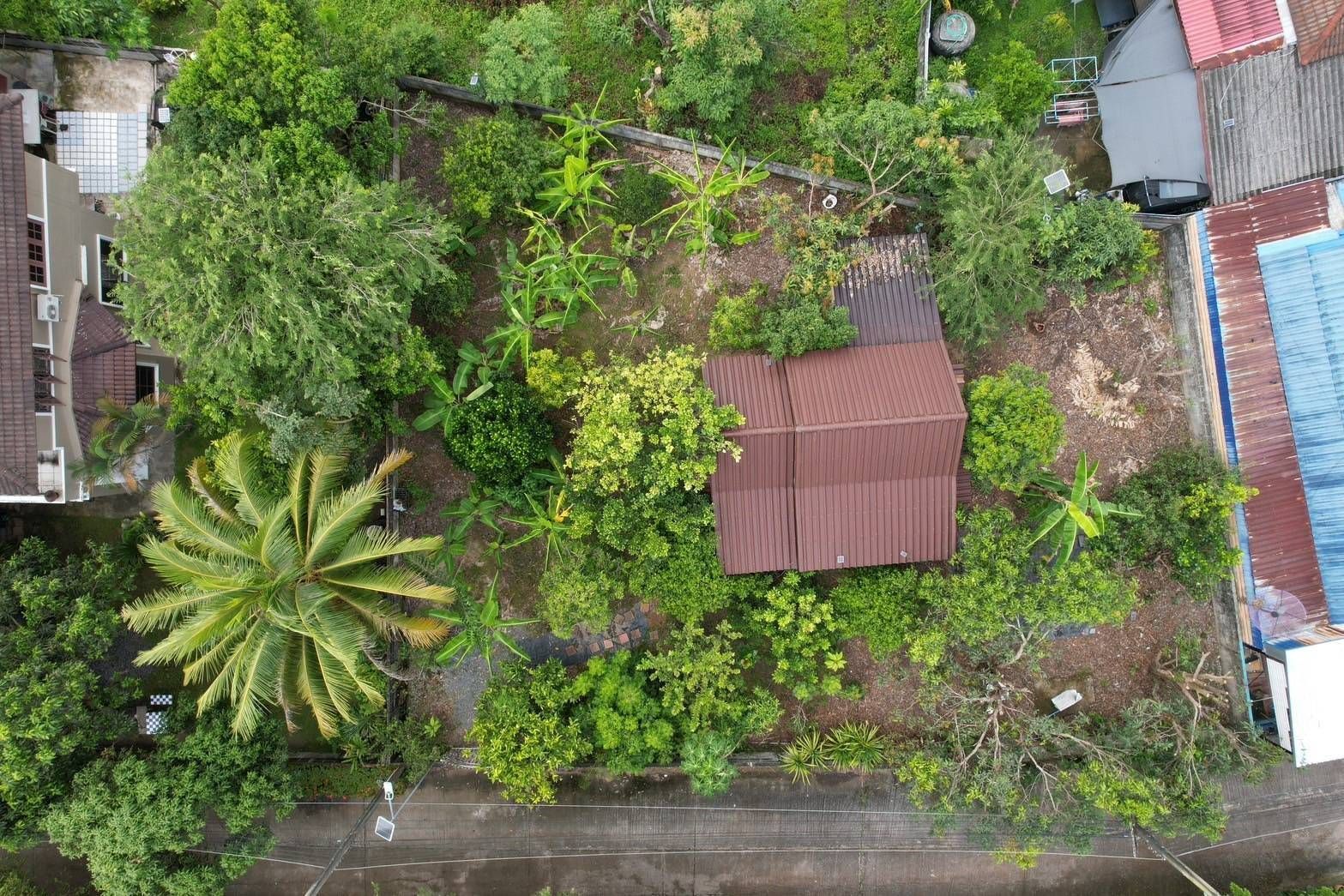 ขายที่ดินเเปลงสวยสี่เหลี่ยมผืนผ้าทำเลดีพร้อมบ้านน๊อคดาวน์