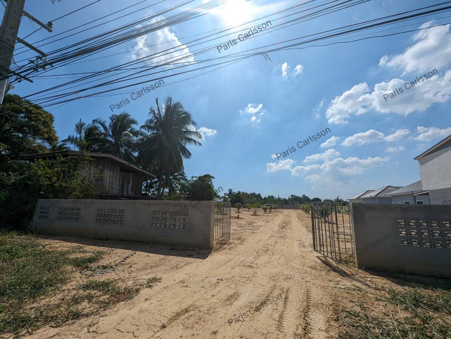 ขายที่ดินประจวบฯ อำเภอหัวหิน ที่ดินทำเลทอง แปลงสวย เหมาะลงทุนมาก ติดถนนใหญ่ 4 เลนส์ (ถนน3218) ที่ถมแล้วเสมอถนน มีรั้วรอบ  1-2-79 ไร่.