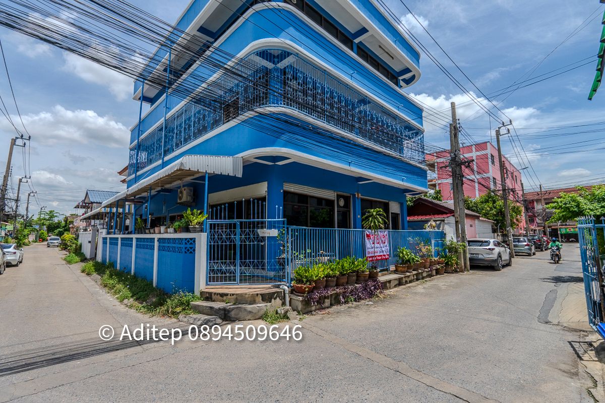 ขายด่วน! ตึก 3 ชั้น 40 ตรว. แปลงหัวมุม ซ.วัดกู้ ปากเกร็ด ทำเลทอง เหมาะทำหอพัก ใกล้รถไฟฟ้าสายสีชมพู! ท่าน้ำปากเกร็ด 