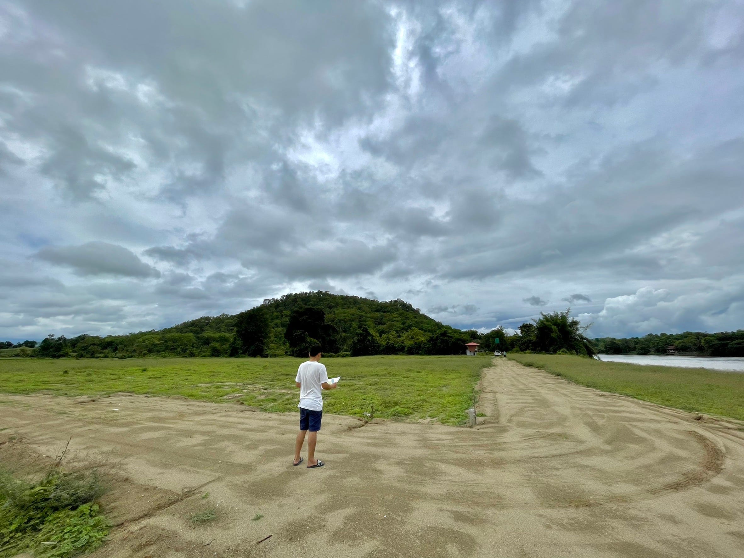 ที่ดินแปลงบรรยากาศดี ติดแม่น้ำปิง บ้านตาก ตาก