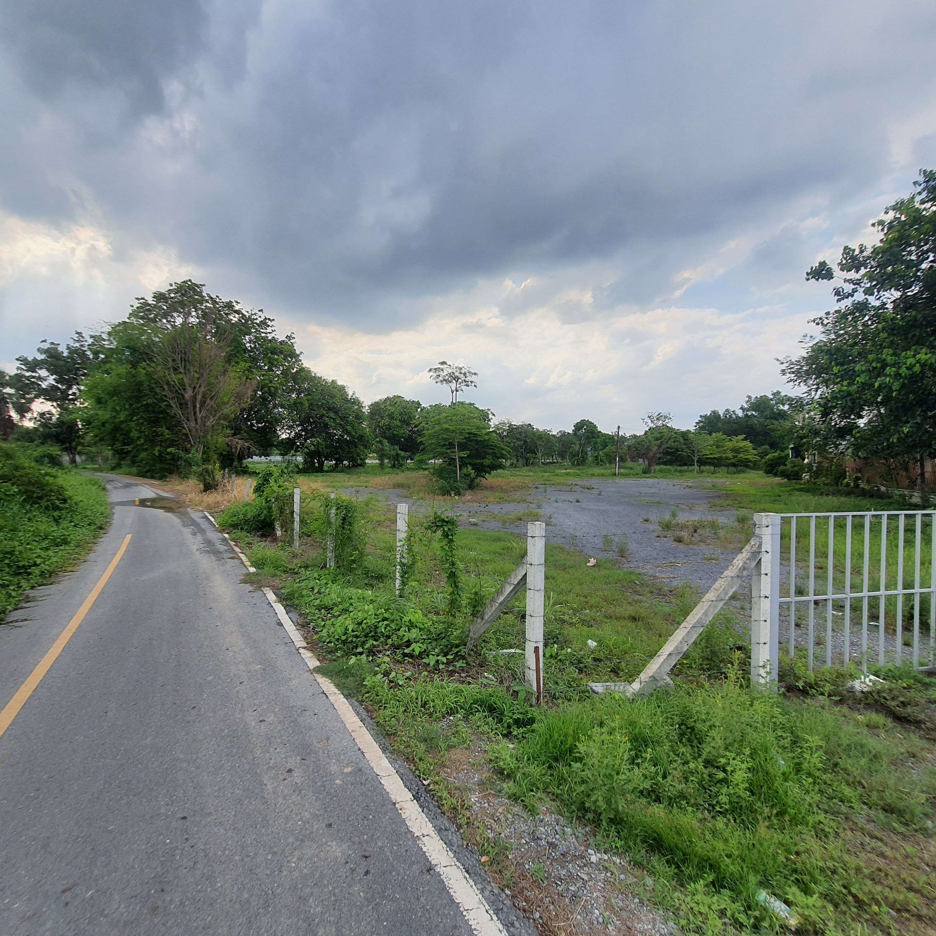 ขายที่ดิน เยื้องฝั่งตรงข้ามวัดหลวงพ่อปากแดง นครนายก