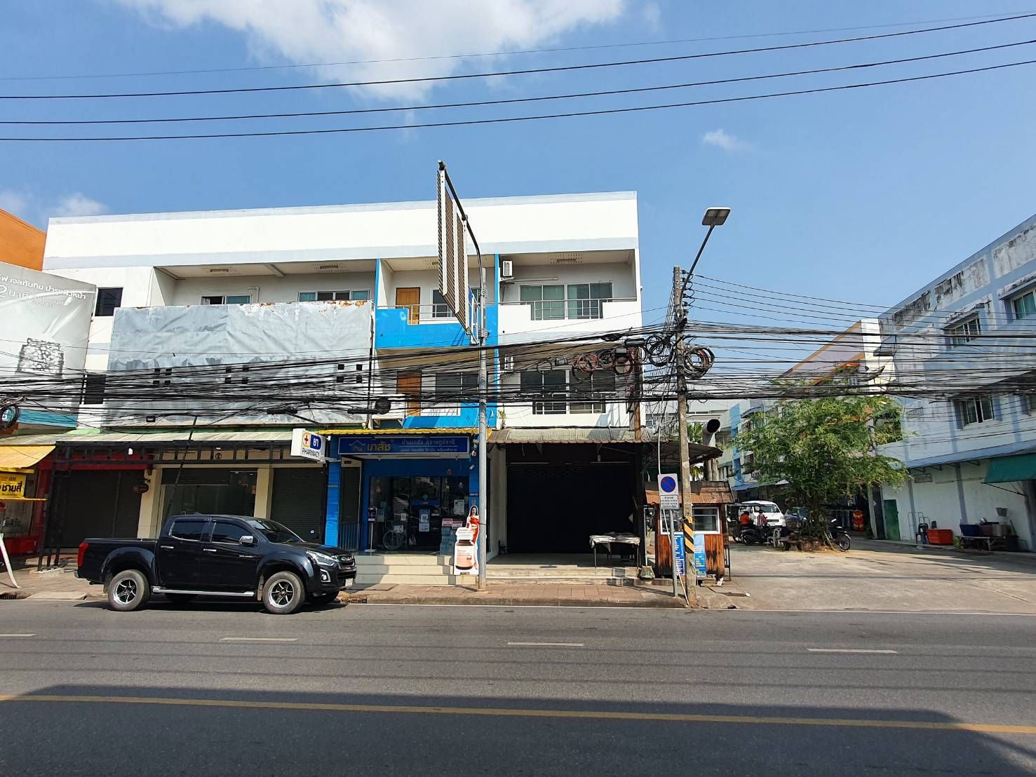 อาคารพาณิชย์ 3 ชั้นห้องริม ทำเลทอง ใจกลางเมืองสุราษฎร์ธานี