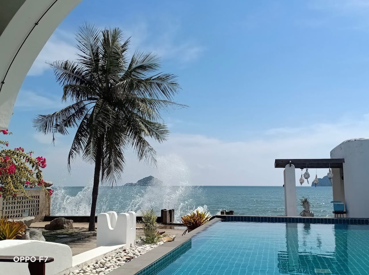 🔺ฟรีค่าโอน🔺ขายที่ดิน 2 แปลงติดกัน แถมสิ่งปลูกสร้าง ติดหาดคลองวาฬ ประจวบคีรีขันธ์