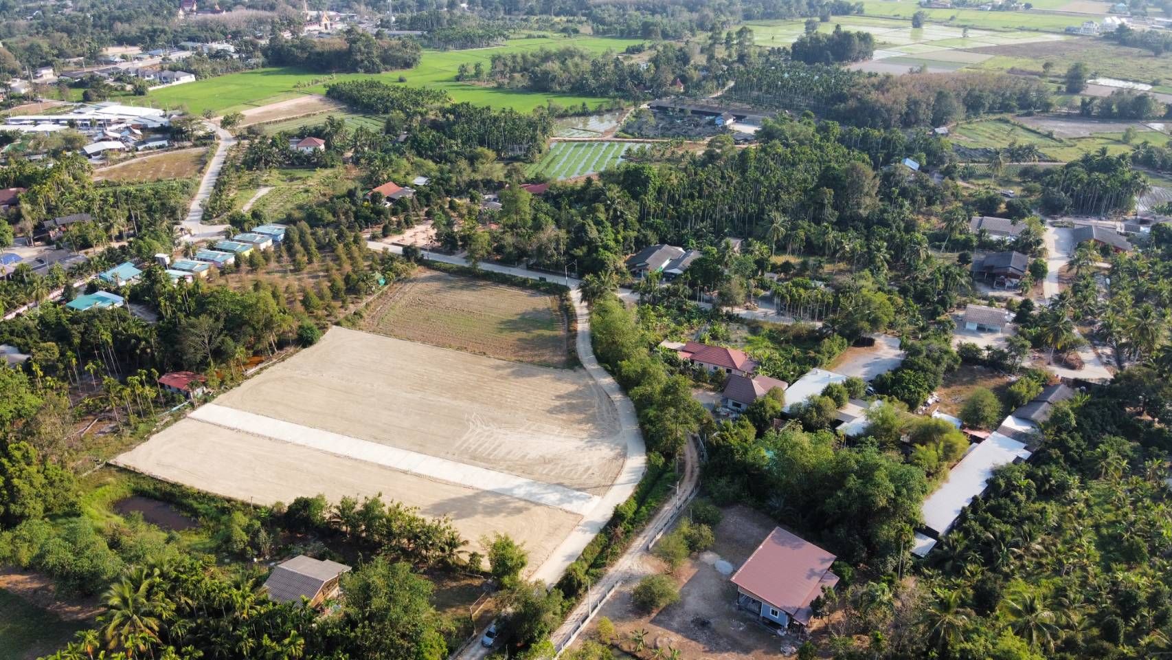 ขายที่ดินระยอง แบ่งขายเริ่มที่ 70 ตร.ว. แปลงสวย บรรยากาศเยี่ยม บ้านค่าย ระยอง 
