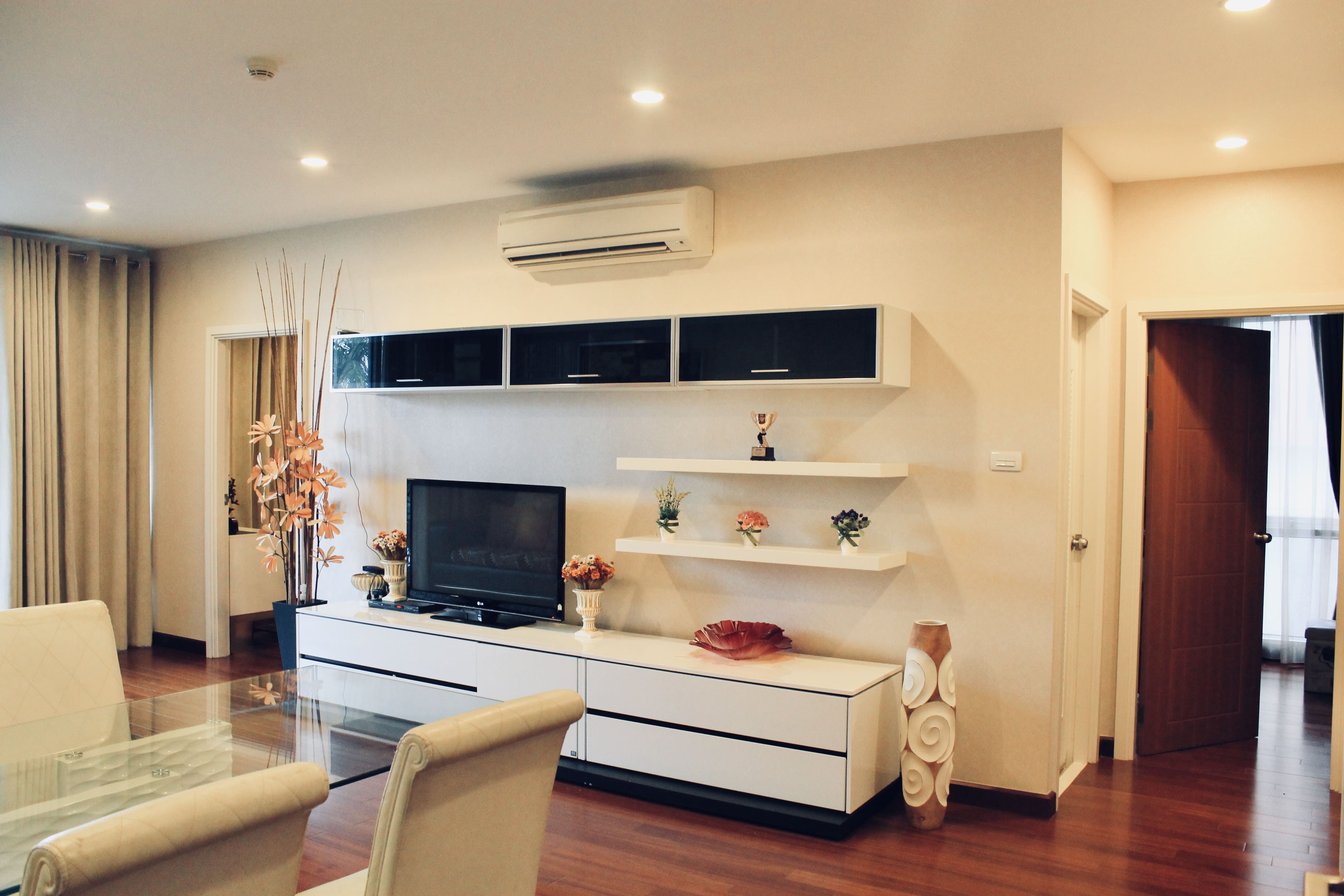 ขายด่วน คอนโดสวย ตกแต่งพร้อมเข้าอยู่ Urgent Sale: Beautiful Condo, Fully Furnished and Ready to Move In 紧急出售：美丽的公寓，全套家具，拎包入住