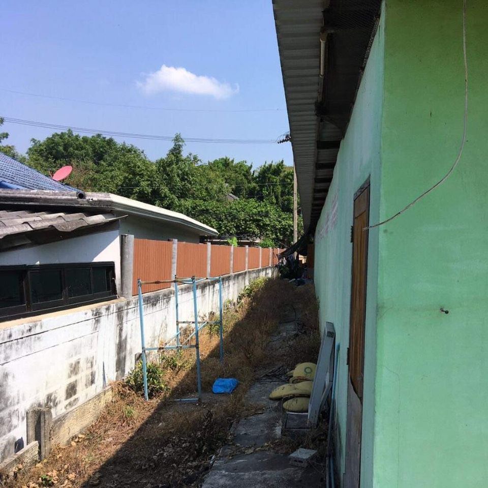 ที่ดินพร้อมกับห้องเช่า 5 ห้อง นครชัยศรี นครปฐม 0-1-34 ตร.ว.