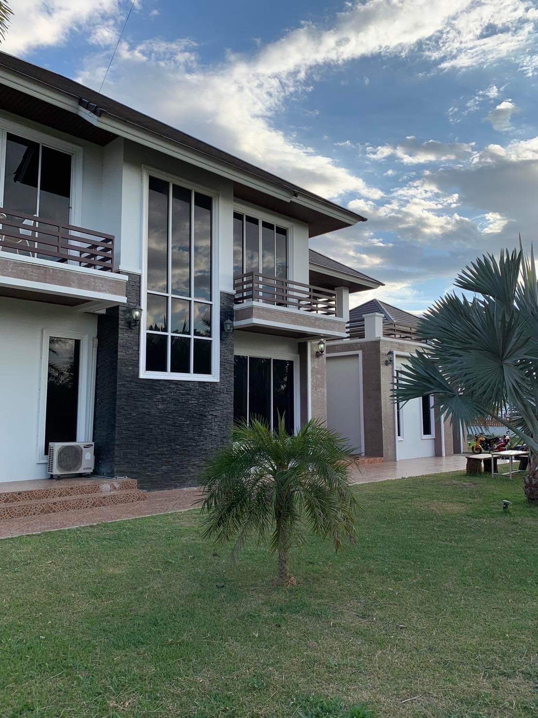 ขายบ้านพร้อมที่ดิน  ผืนใหญ่ เงียบสงบ วิวธรรมชาติ 180 องศา  อ.คูเมือง จ.บุรีรัมย์ 6-1-30 ไร่