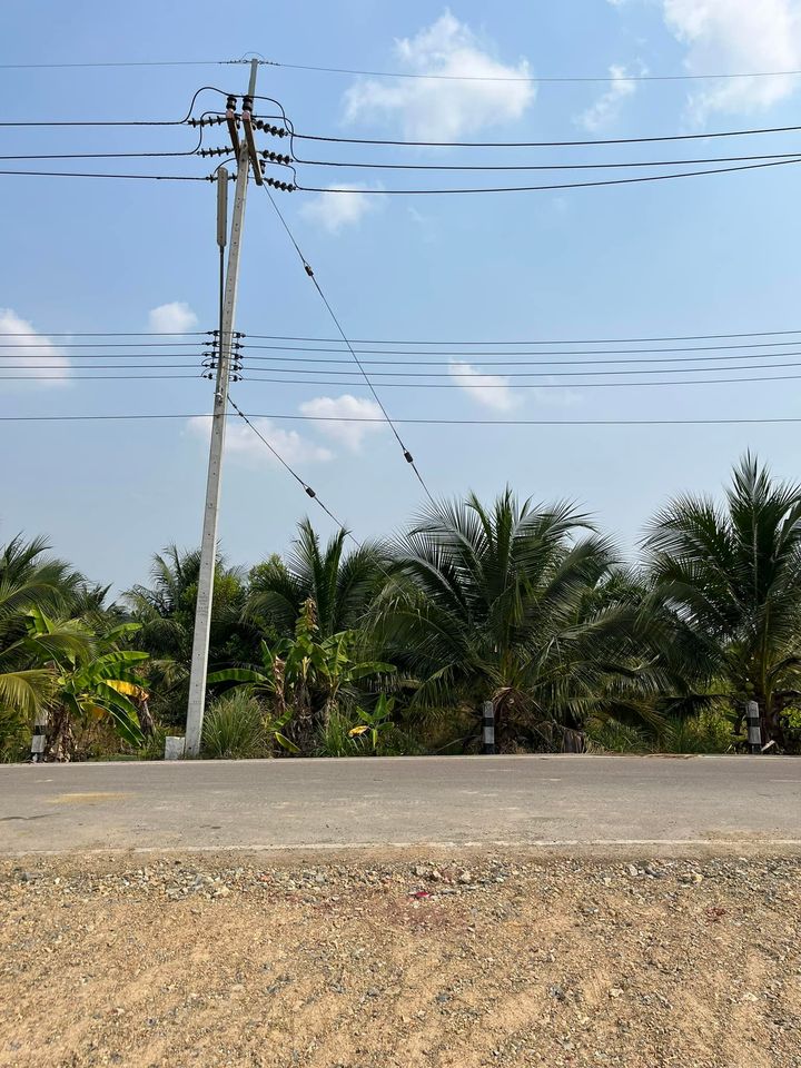 ที่ดินแบ่งขาย ถมแล้ว ติดถนนสาธารณะ สมุทรสาคร 181 ตรว.