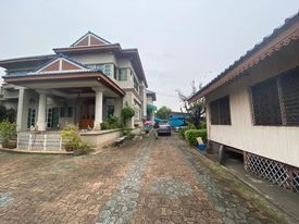 บ้านพร้อมที่ดิน เนื้อที่ 4 ไร่ครึ่ง สะพานสูง กทม 