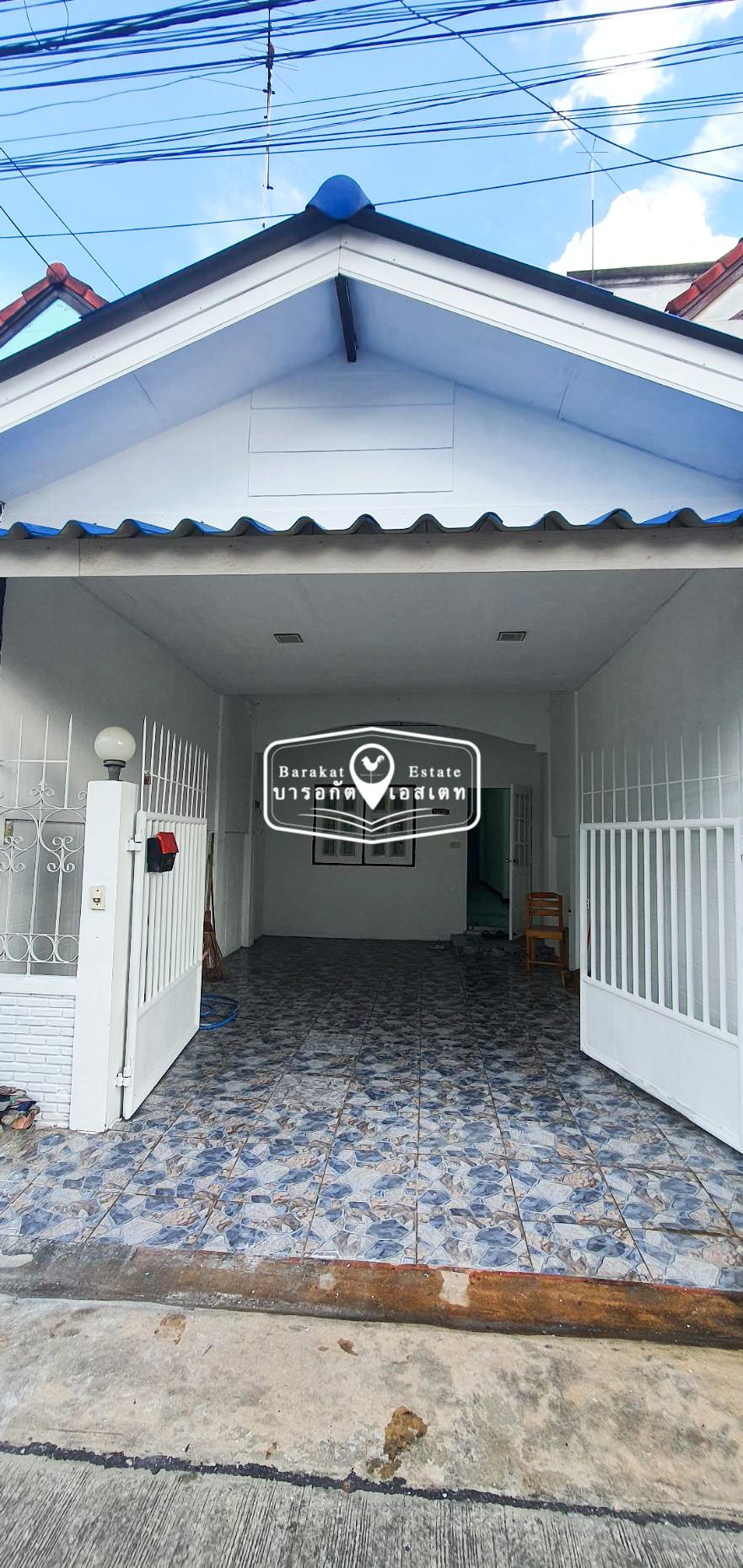 สำหรับใครที่กำลังมองหา ที่ๆสามารถเป็นทั้งที่ทำมาหากิน และอยู่อาศัยได้ในตัว ทาวน์เฮ้าส์ ทำเลดีๆเข้าซอยเพียง 10 เมตรเท่านั้น