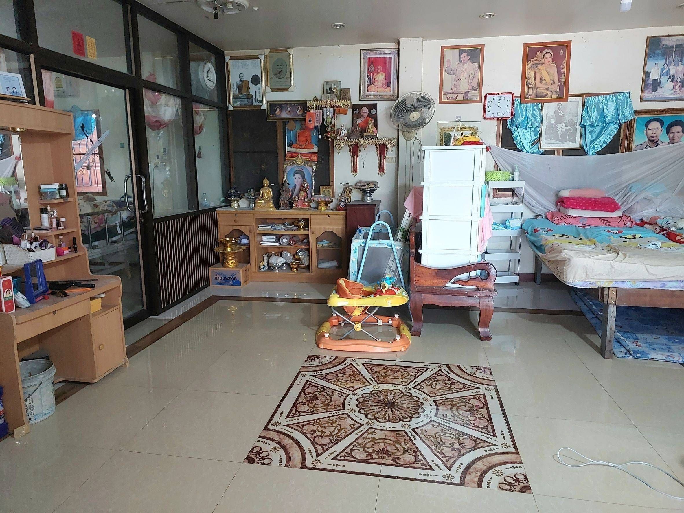 ขายบ้านอยุธยาฯ บ้านพร้อมที่ดิน แปลงสวย ทำเลดี ในแหล่งชุมชน ลาดบัวหลวง 0-2-3 ไร่.