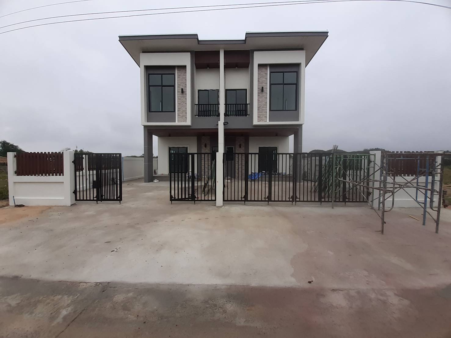 บ้านพร้อมที่ดิน เมืองสุรินทร์ 0-0-76.7