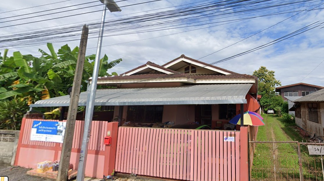 บ้านพร้อมที่ดิน อยู่ตรงข้ามโรงเรียนศึกษาสงเคราะห์แม่จัน 0-1-31