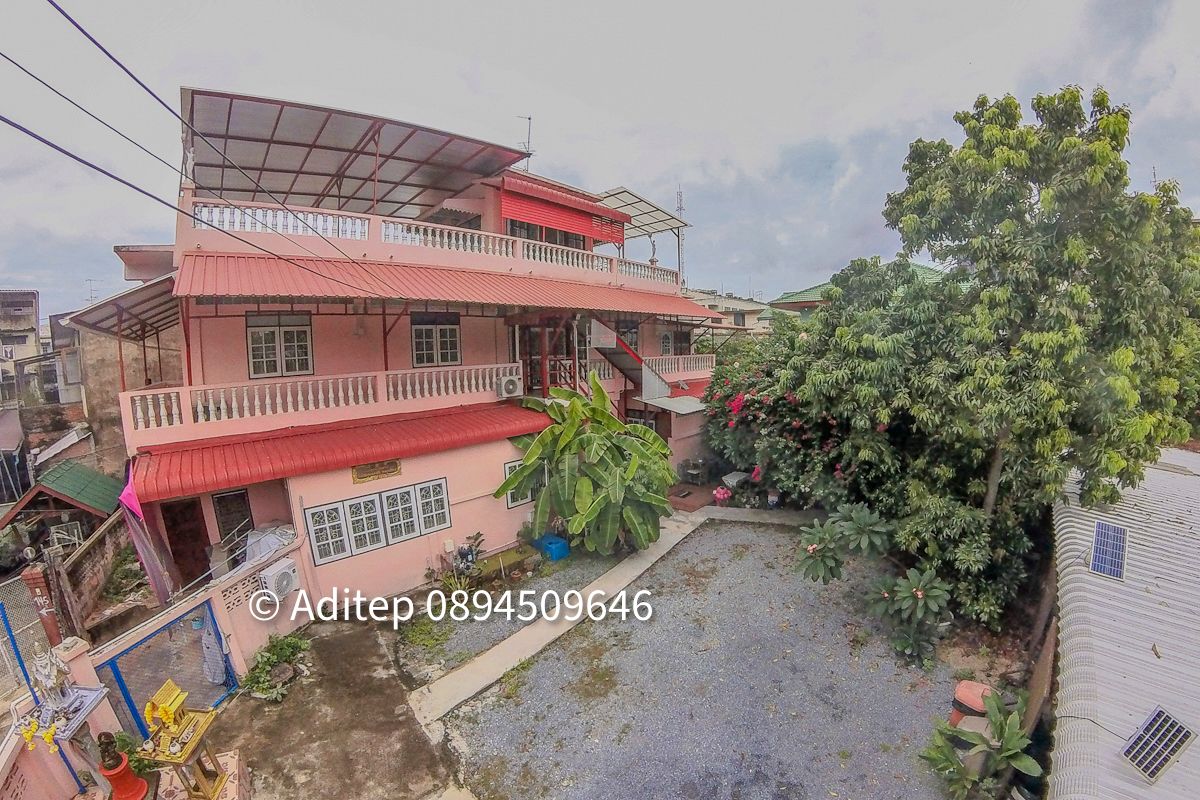 **ขายด่วน!** บ้านเดี่ยว 154 ตรว. พร้อมกิจการโฮมสเตย์มีใบอนุญาต  สร้างรายได้ทันที! เดินถึง MRT สิรินธร 500 ม. ใกล้สะพานซังฮี้ 