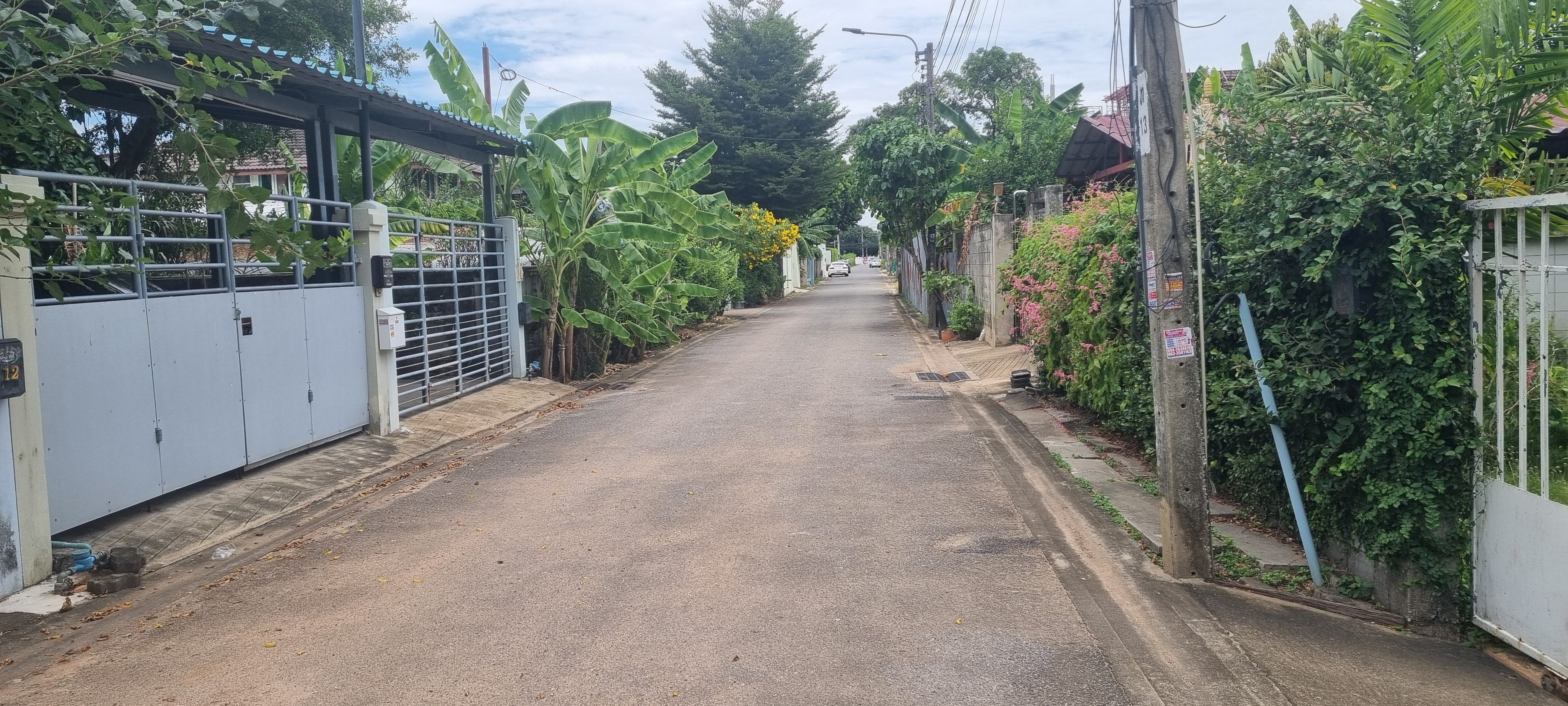 ที่ดินสวย ซอยบางแวก 91 เนี้อที่ 181 ตารางวา ทำเลน่าสร้างบ้าน/ลงทุน