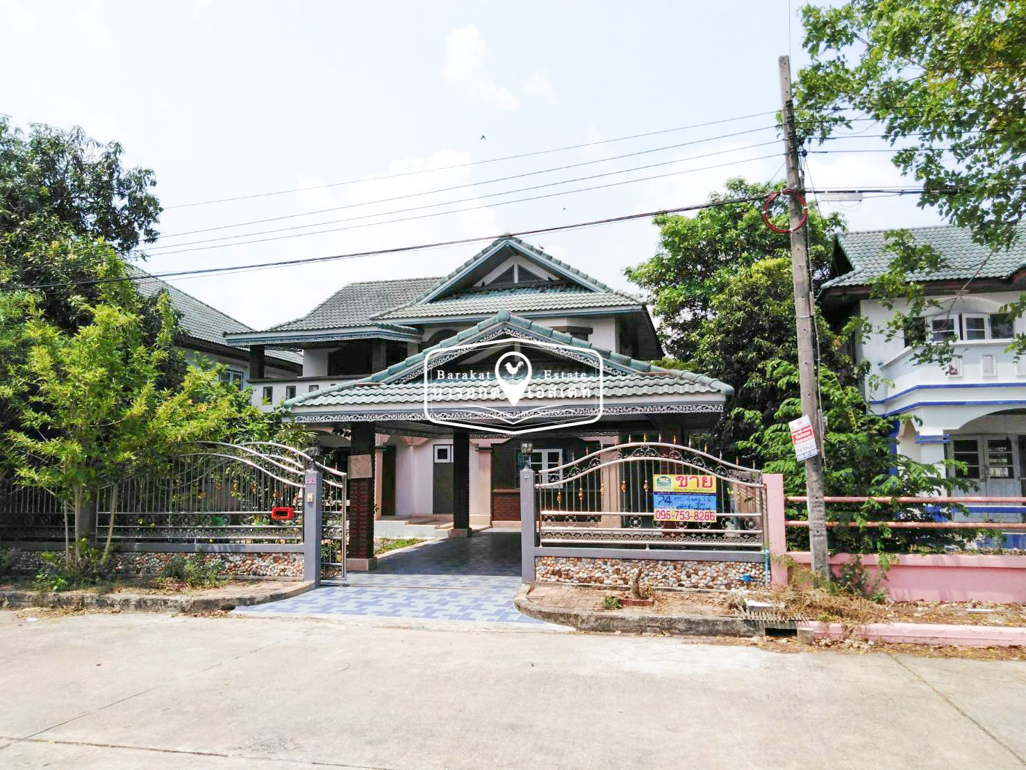 หมู่บ้านพลอยชมพู ซอยราษฎร์อุทิศ 52 ถนนราษฎร์อุทิศ แขวงแสนแสบ เขตมีนบุรี กรุงเทพฯ