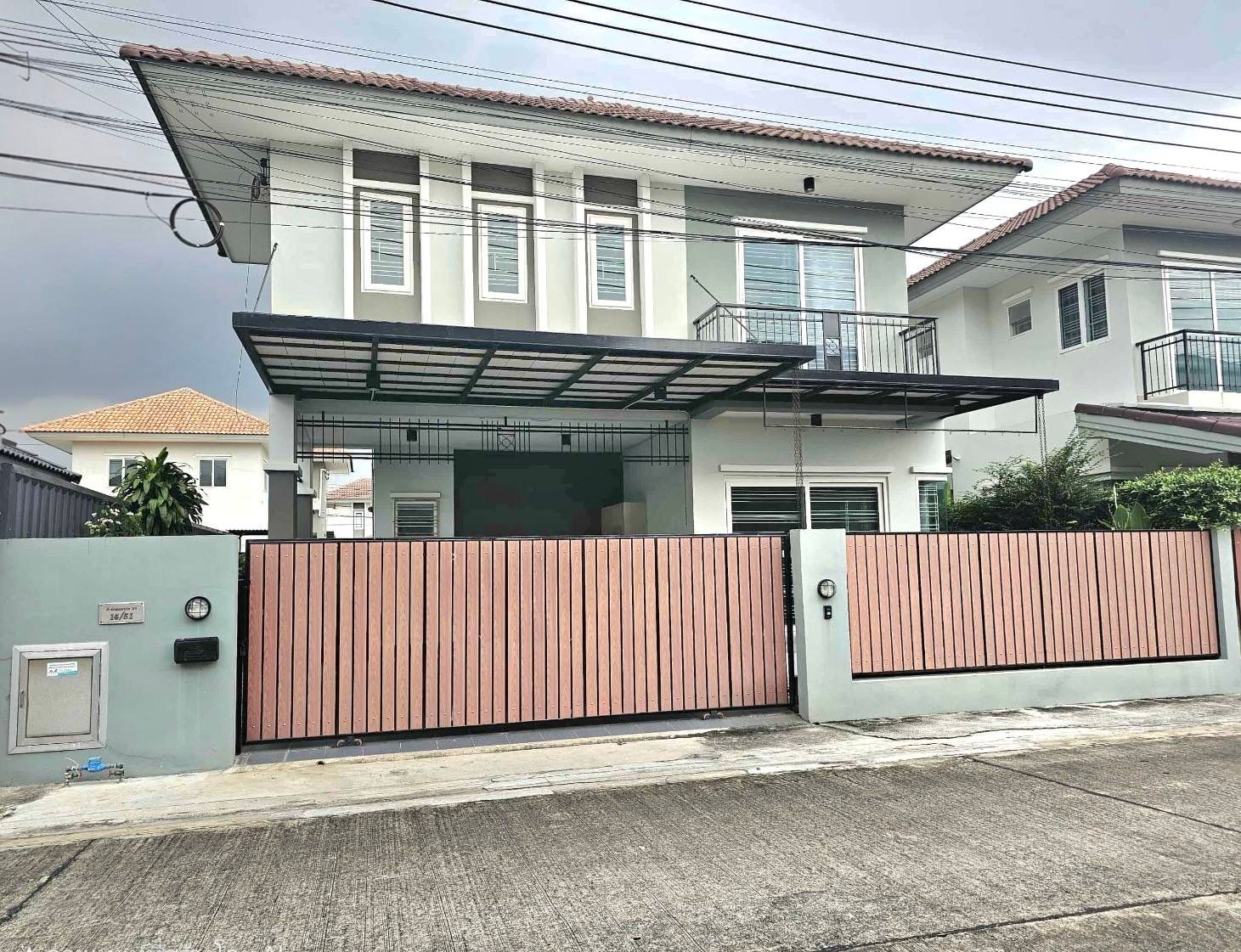 ขายบ้านแฝด ลภาวัน 21 บนทำเลศักยภาพ ถนนราชพฤกษ์
