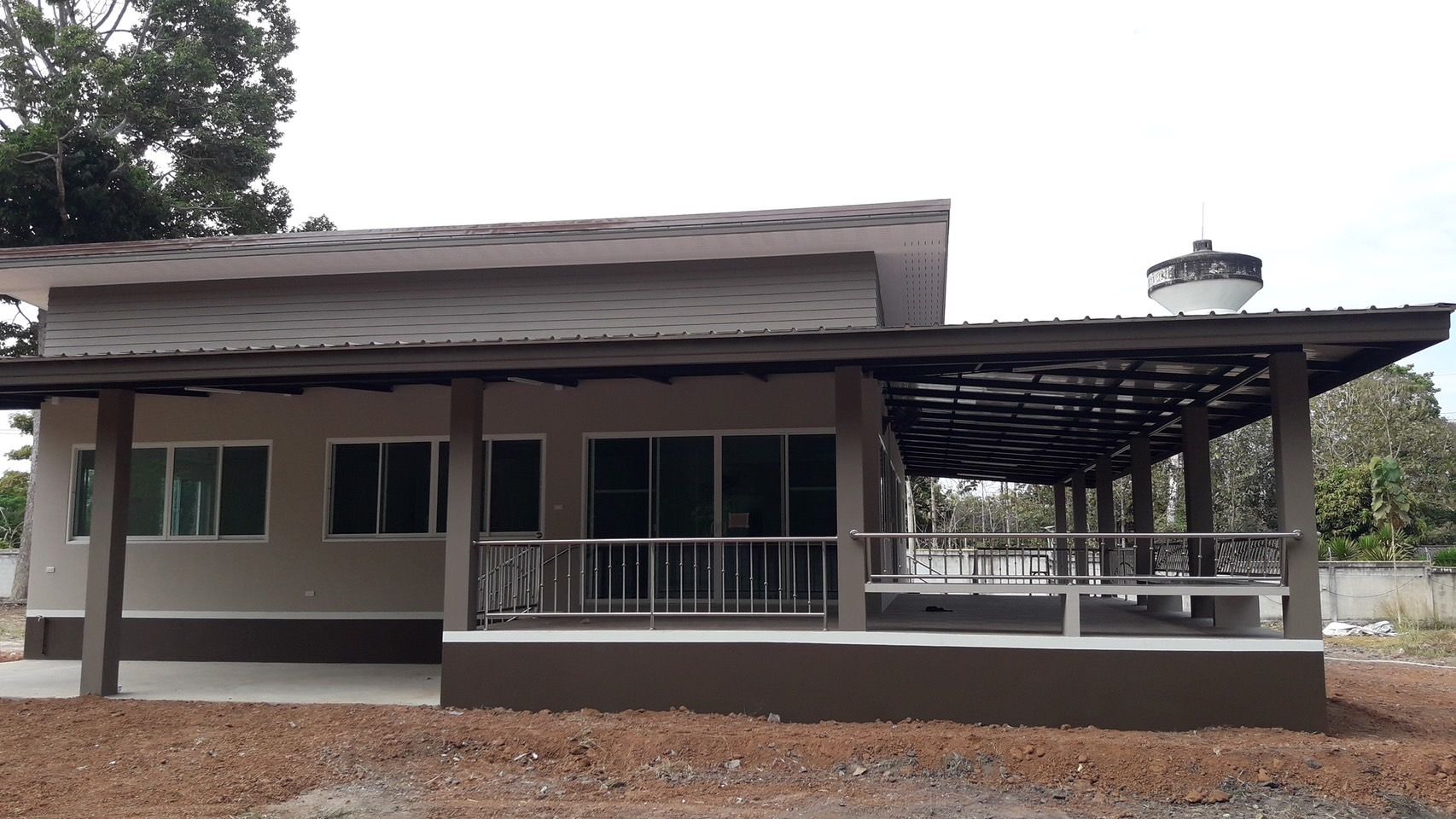ขายบ้านปราจีน บ้านสวนบนเนื้อที่เกือบ 5 ไร่. ใกล้วงเวียนศาลนเรศวร เมืองปราจีน 4-3-65.3