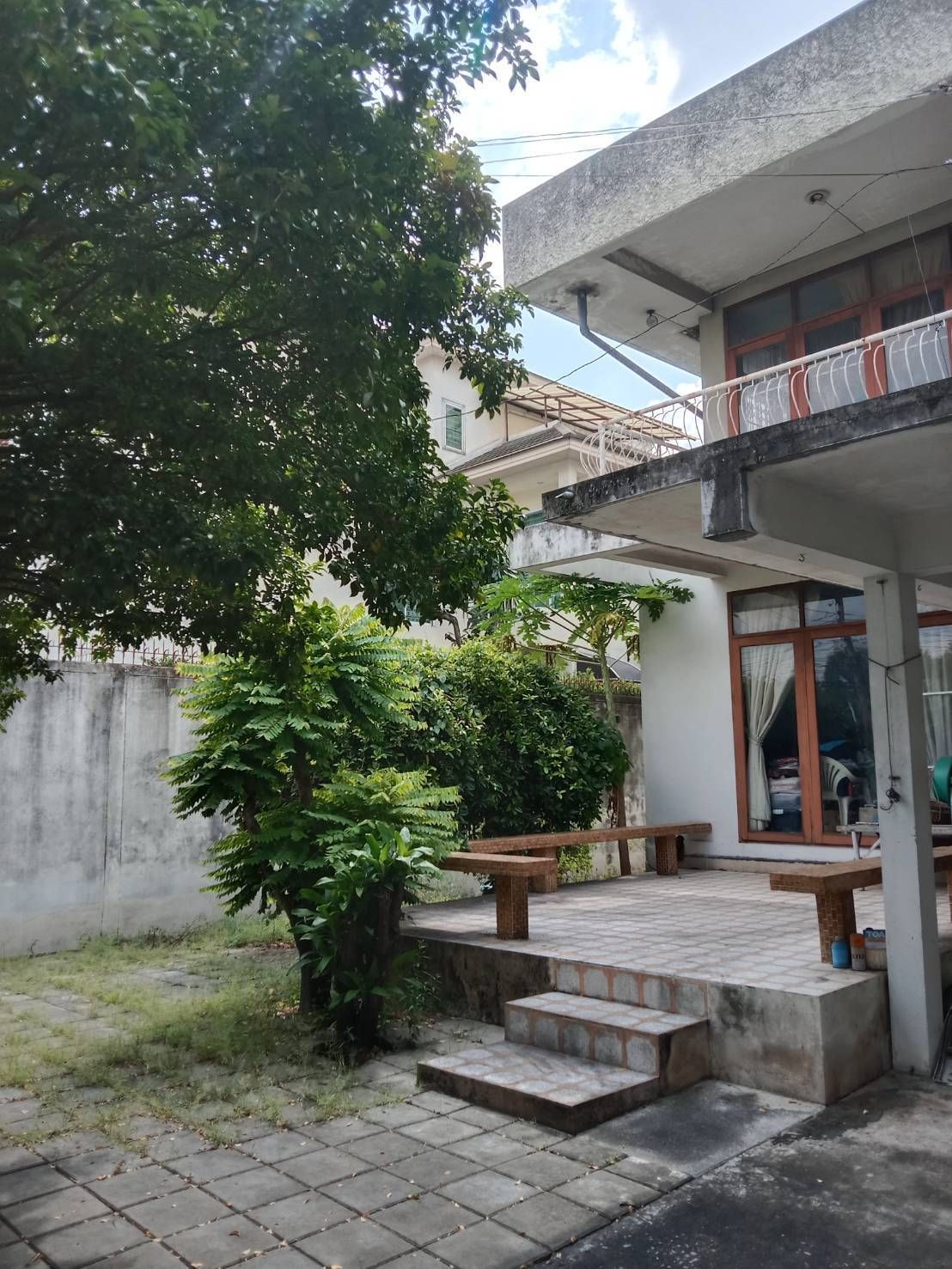 ขายที่ดินพร้อมบ้าน ใจกลางประชานิเวศ1 ทำเลสวย