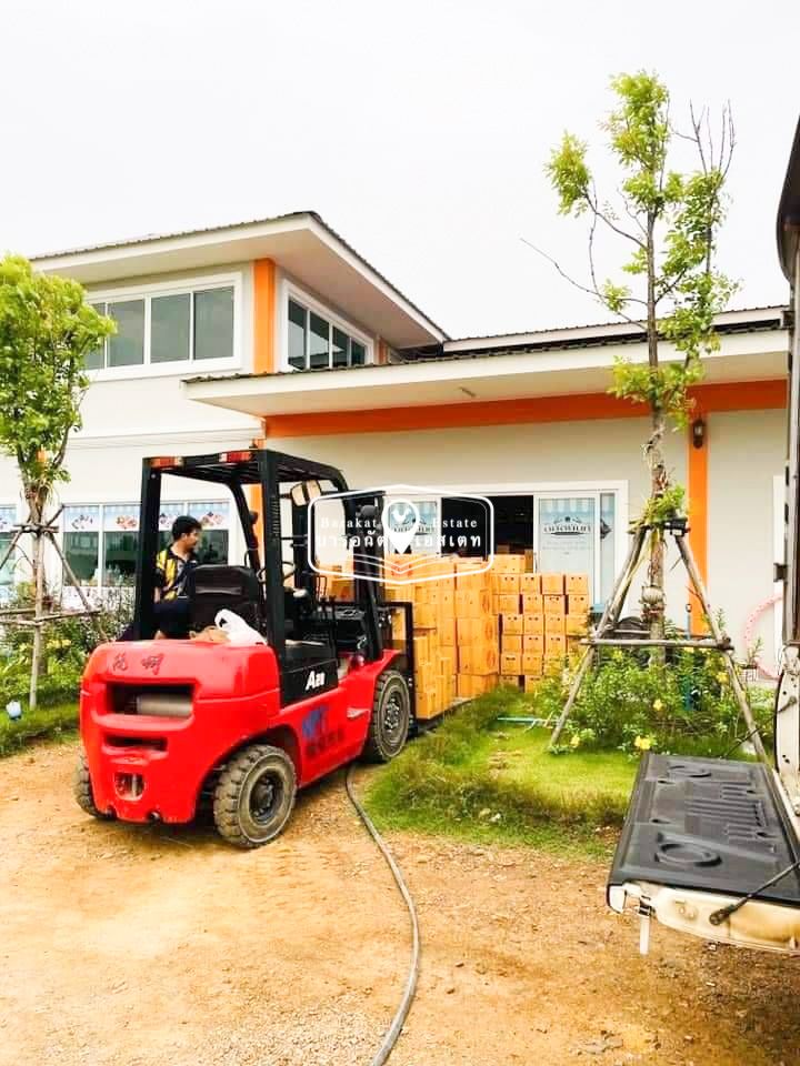 ทำเลดี ศูนย์รวมความเจริญ มีพร้อมทั้ง โกดัง , ออฟฟิศ , มินิมาร์ทอยู่ในพื้นที่เดียวกัน ลงทุนครั้งเดียว ผลกำไรยาวๆ