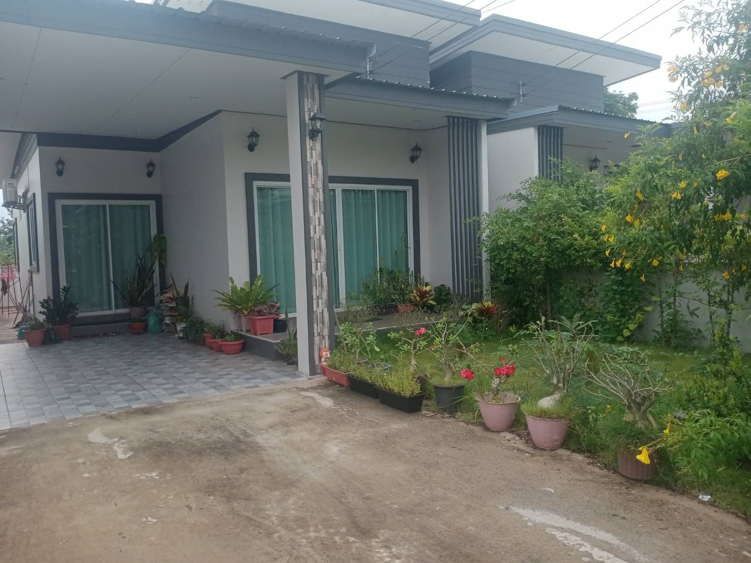 ขายบ้านเมืองขอนแก่น บ้านพร้อมที่ดิน มีเพื่อนบ้าน พร้อมอยู่ ใกล้แหล่งอำนวยความสะดวก ใกล้ถนนมะลิวัลย 4 กม. 