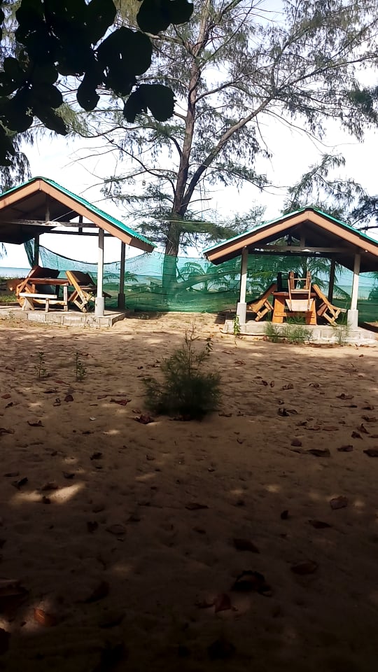 ที่ดินติดชายหาด พร้อมกิจการร้านอาหาร ชุมพร 1ไร่