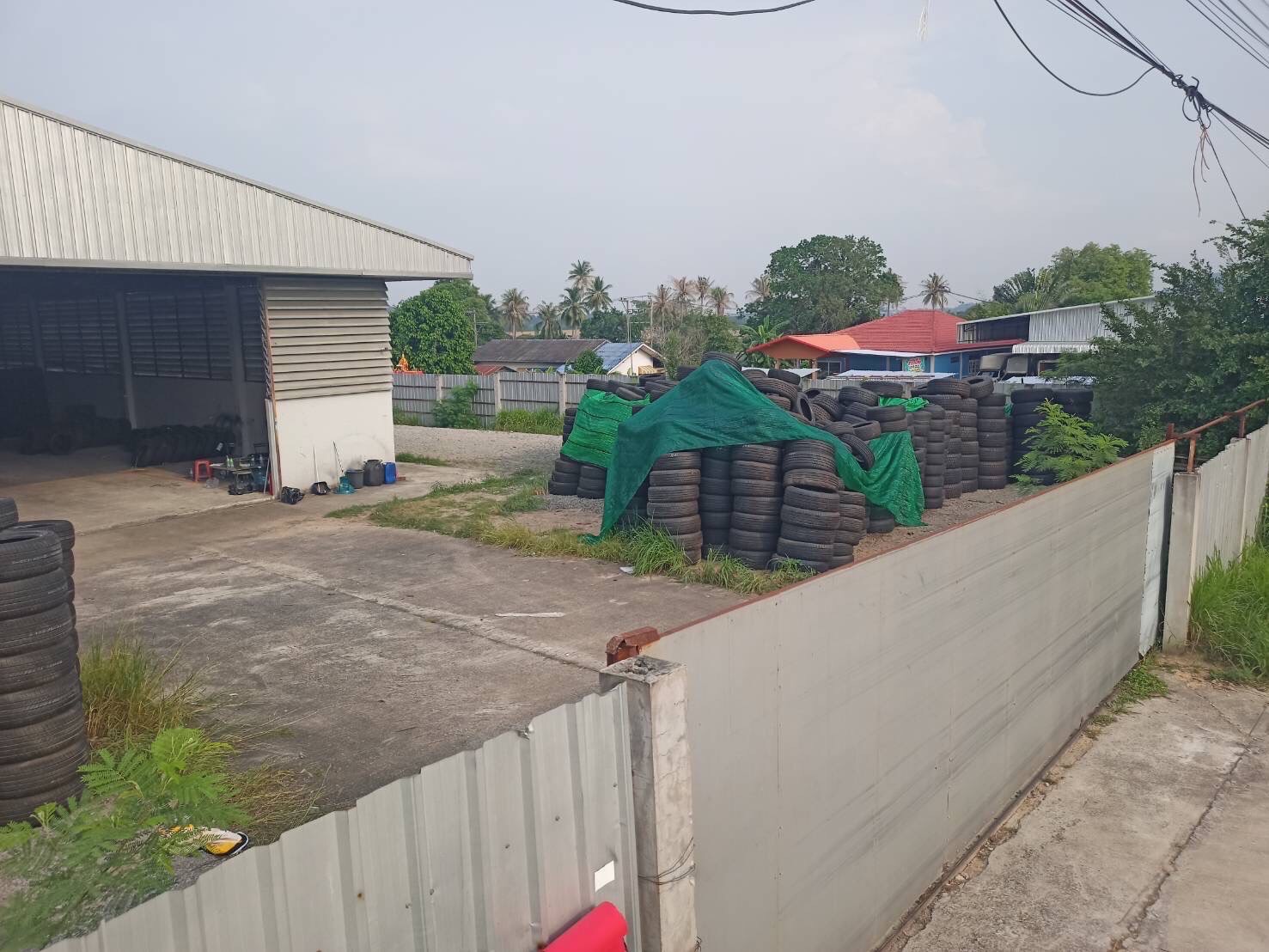 ที่ดินพร้อมโกดังบ่อวิน ศรีราชา 