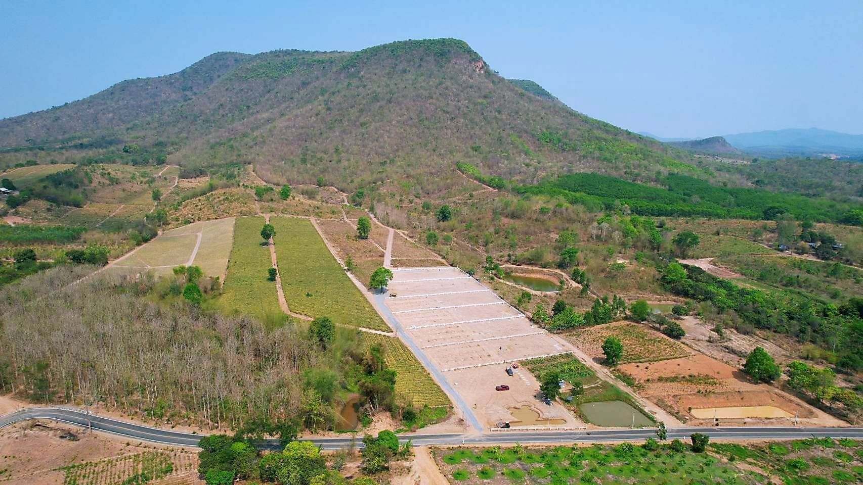 สัมผัสความสวยงามของบรรยากาศธรรมชาติเขากระทิง เพชรบุรี 