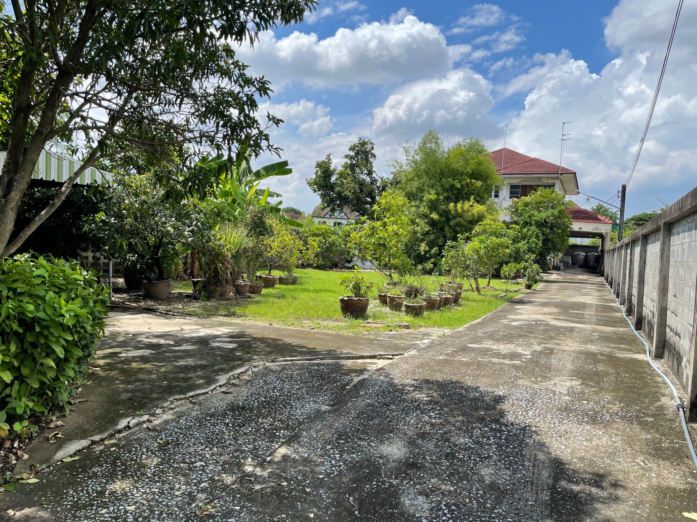 ขายบ้านกรุงเทพ บ้านพร้อมที่ดินแปลงสวย ทำเลงาม ในซอย สายไหม 40 เขตสายไหม กรุงเทพ