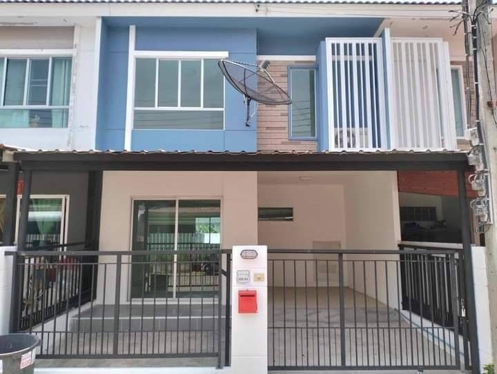 ขายบ้านทาวน์เฮาส์ 2ชั้น 27.8ตรว. เพียง 2,600,00 ฟรีโอน