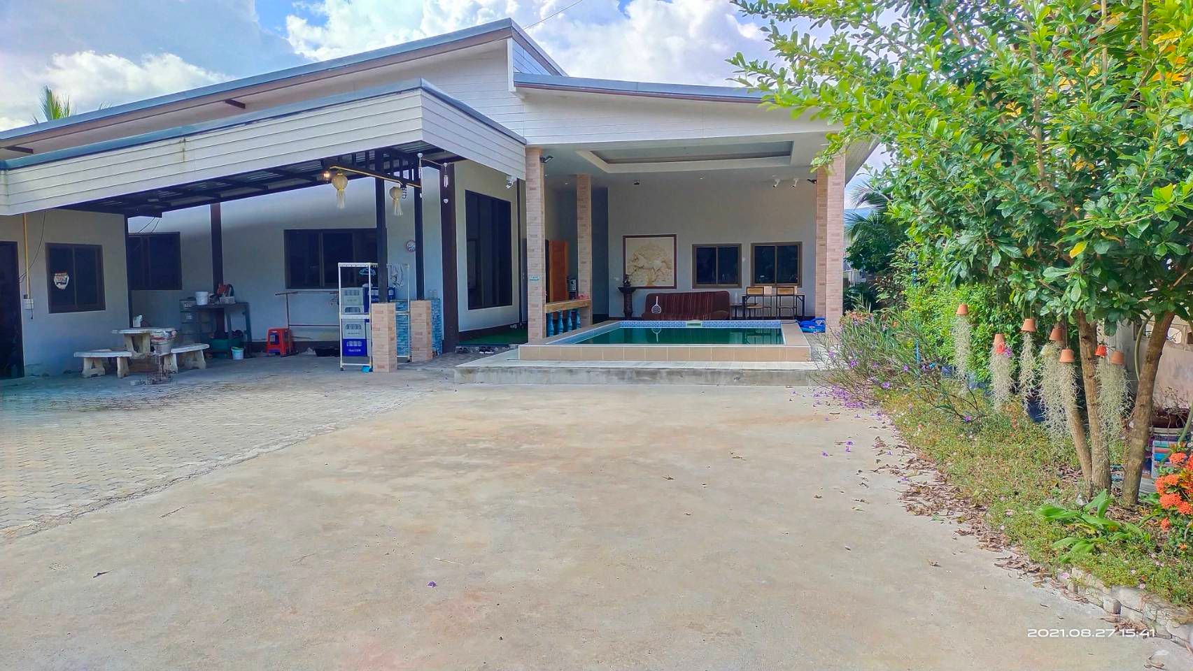 ขายบ้านพร้อมที่ดินเชียงใหม่ บ้านทรงสวย มีสระว่ายน้ำ บรรยากาศเยี่ยม สันทราย 0-1-21.7 ไร่.