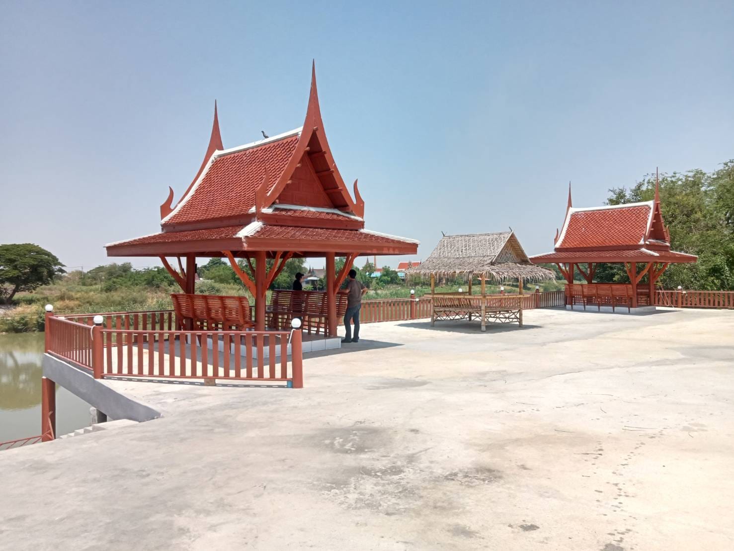 บ้านพร้อมที่ดิน ติดแม่น้ำเจ้าพระยาวิวดีมาก บางบาล อยุธยา