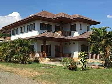 ขายบ้านพร้อมที่ดิน และ โกดัง เพชรบูรณ์ 1-3-87.7 ไร่
