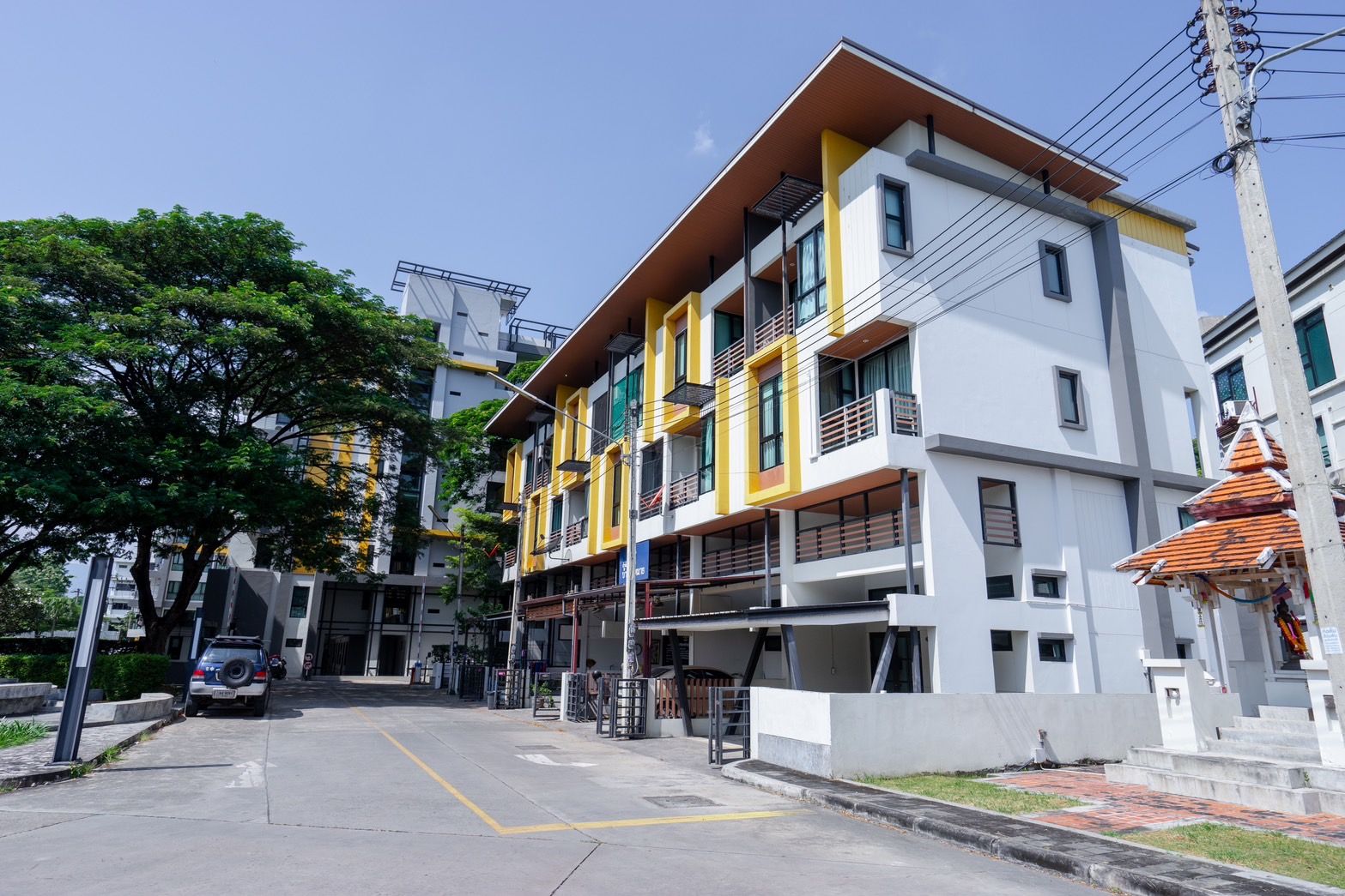 ขายบ้านเชียงใหม่ อำเภอเมือง ทาวน์โฮม 3.5 ชั้น ทำเลงาม เดินทางคล่องตัว ใกล้ห้าง โรงพยาบาล