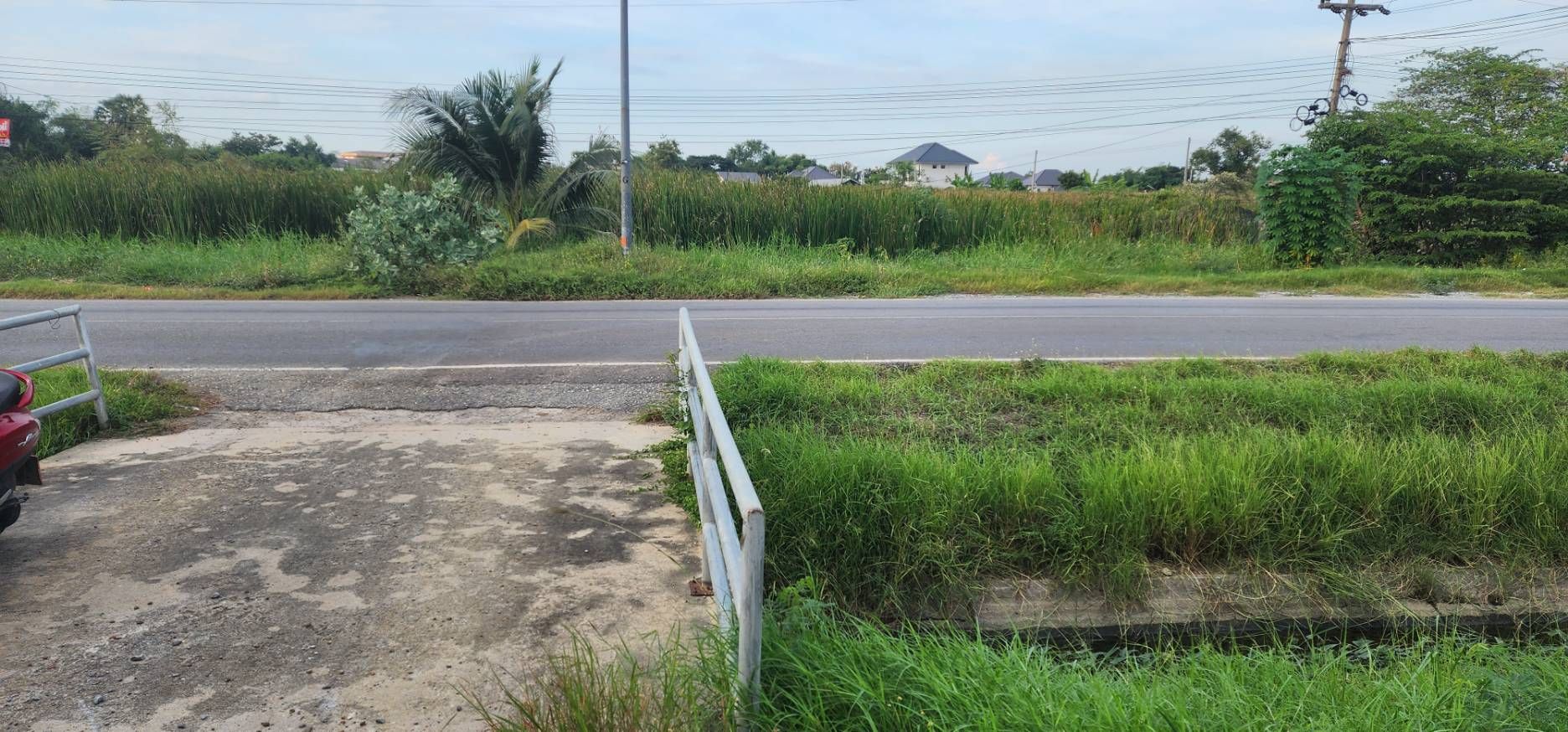 ขายที่ดินนครปฐม แปลงสวย ทำเลดี ติดถนนสาธารณะ เมืองนครปฐม 