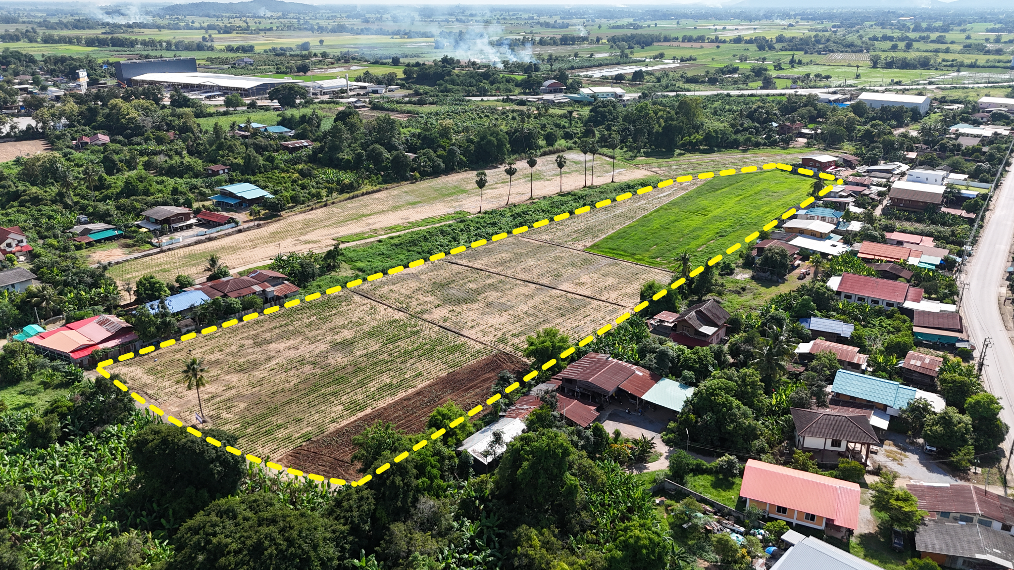ขายที่ดินติดถนน1201 ตำบลเมืองสวรรคโลก อำเภอสวรรคโลก จังหวัด สุโขทัย 13 ไร่ 28 ตรว.