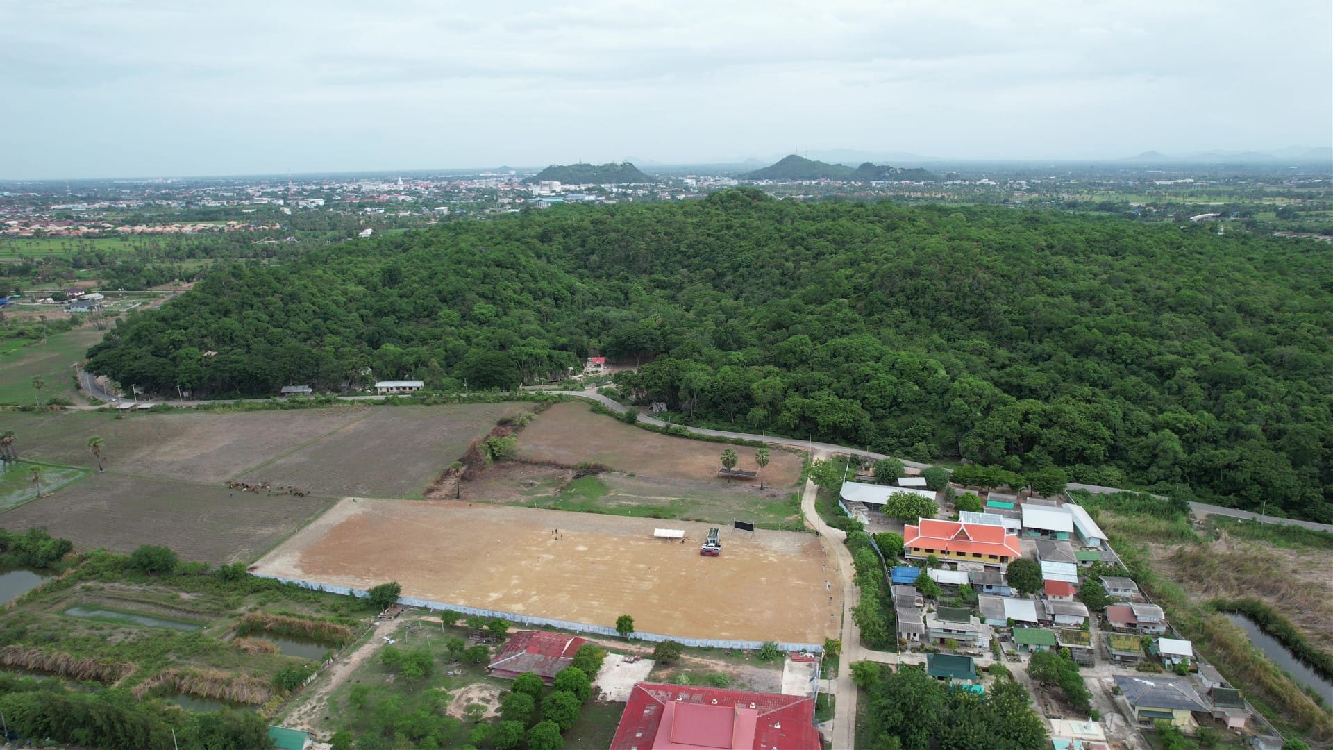 ที่ดินเปล่าเมืองเพชรบุรีเหมาะสร้างบ้าน