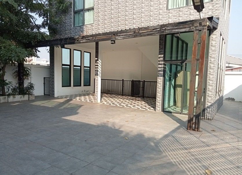 ขายบ้านเดี่ยว 55.40 ตร.ว. ม.บ้านอุ่นไอรัก เวโรน่า เมืองชลบุรี จ.ชลบุรี