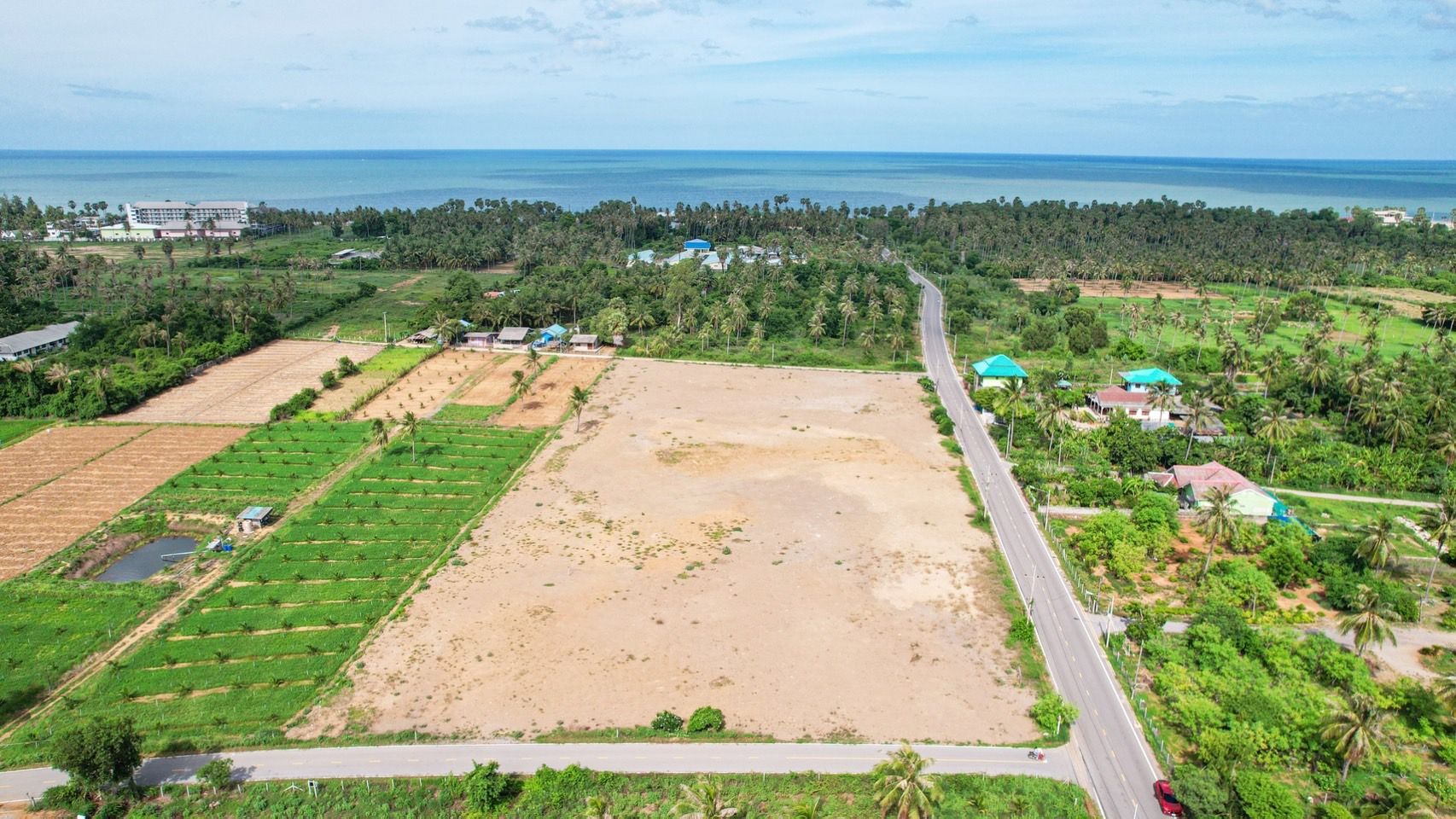 ขายที่ดินประจวบคีรีขันธ์ อำเภอปราณบุรี ที่ดินทำเลงาม บรรยากาศ-ทิวทัศน์ทำเลทอง เหมาะลงทุนมาก 8-2-2 ไร่.