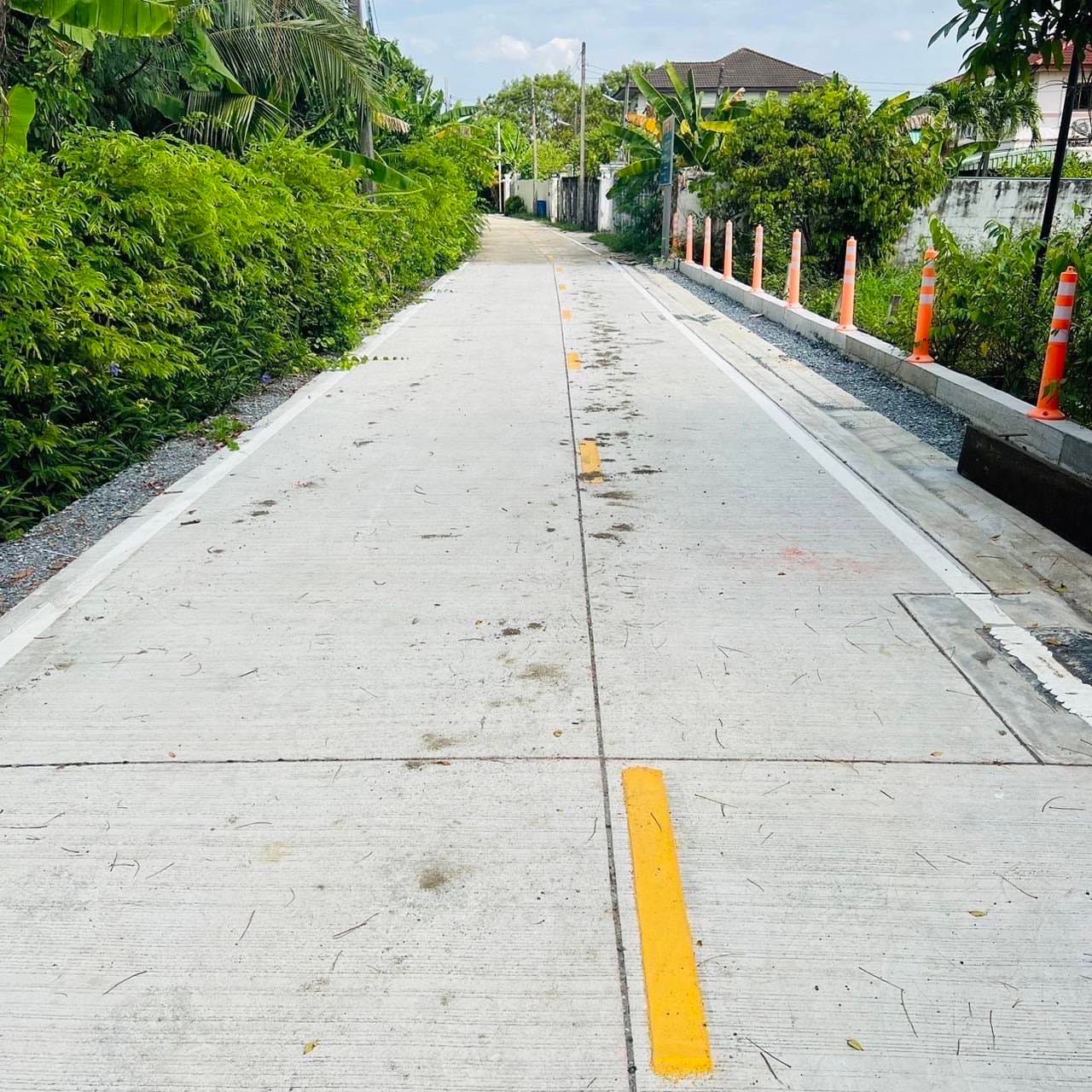 ที่ดินพร้อมสิ่งปลูกสร้าง บรรยากาศดีมาก บางกรวย นนทบุรี