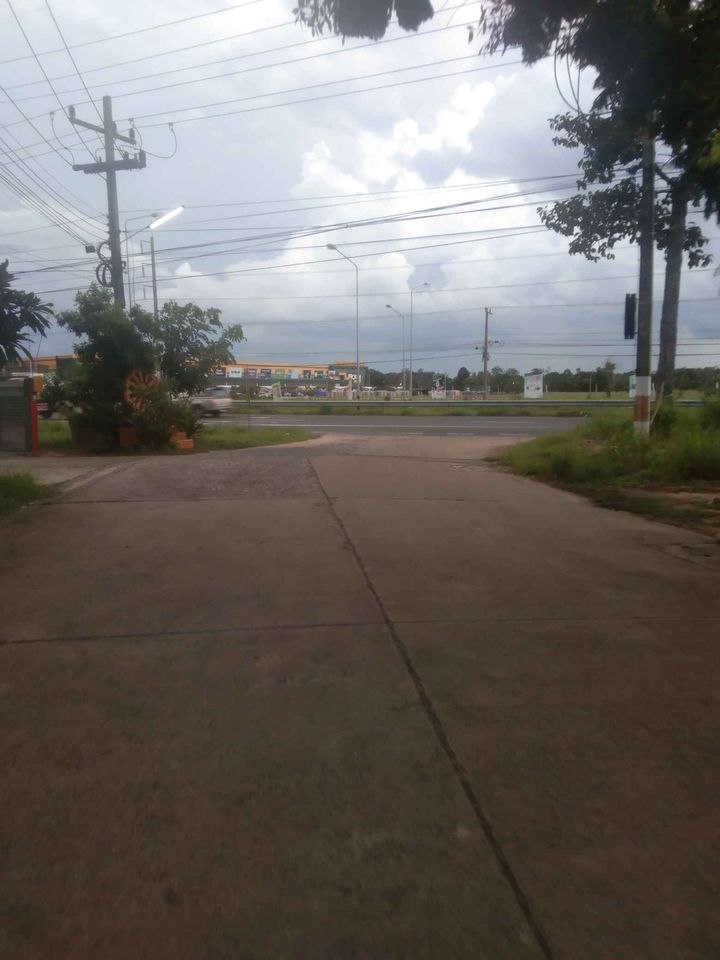 ที่ดินเปล่า ทางเข้าบ้านเอื้ออาทร วาริน อุบล 3-1-77