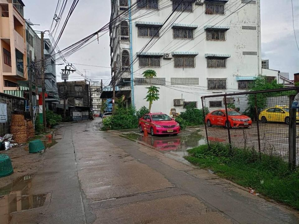 ขายที่ดินเปล่า ทำเลดี ซอยจรัญ 43 ปรับพื้นที่ เทพื้นปูนเรียบร้อย
