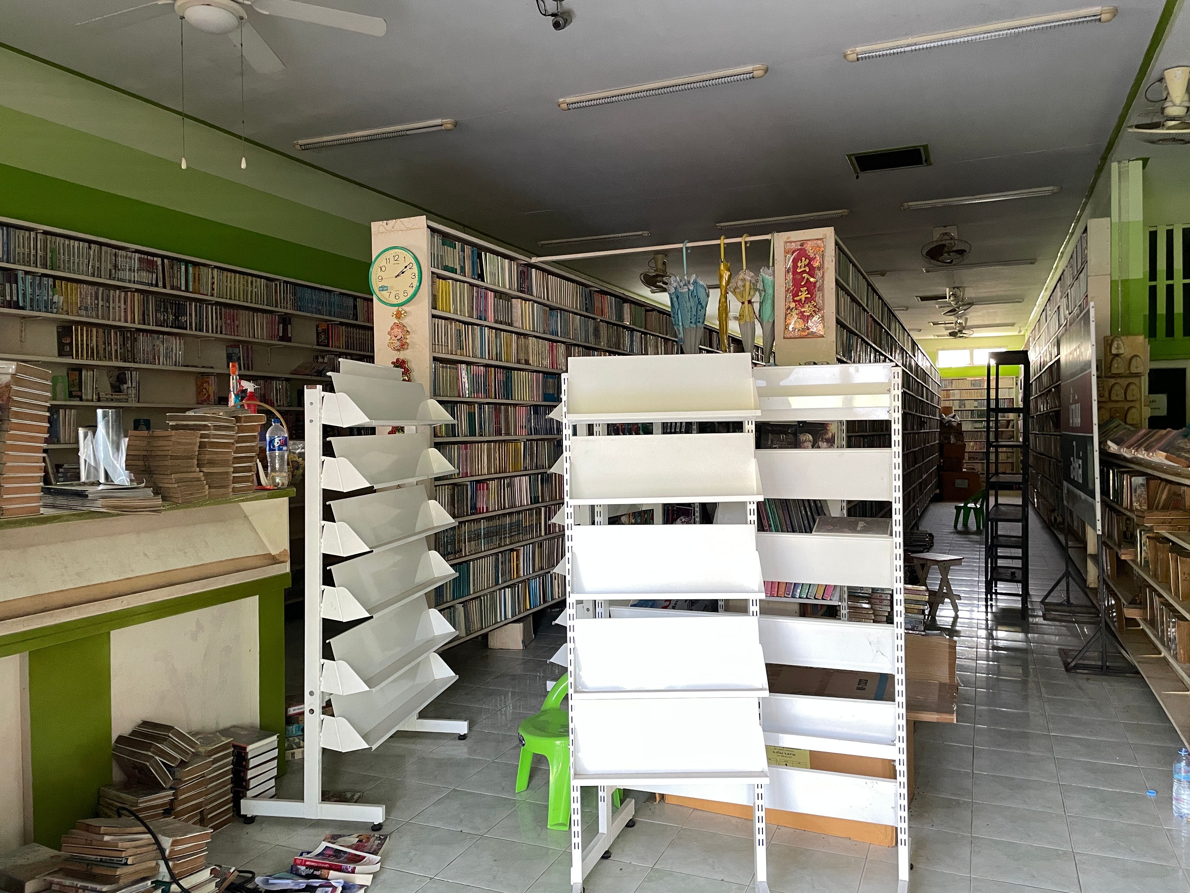 ขายที่ดินใจกลางเมืองจังหวัดตราด (ร้านเช่าหนังสือเก่า) 71.4 ตร.ว