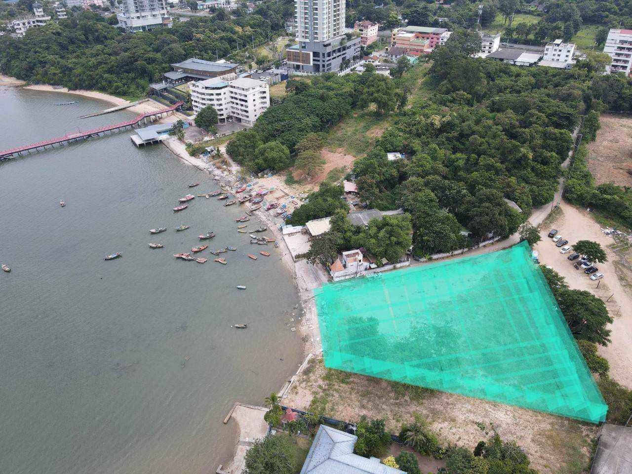 ขายที่ดินชลบุรี อำเภอศรีราชา ติดร้านอาหาร Little town /Hide out ศรีราชา