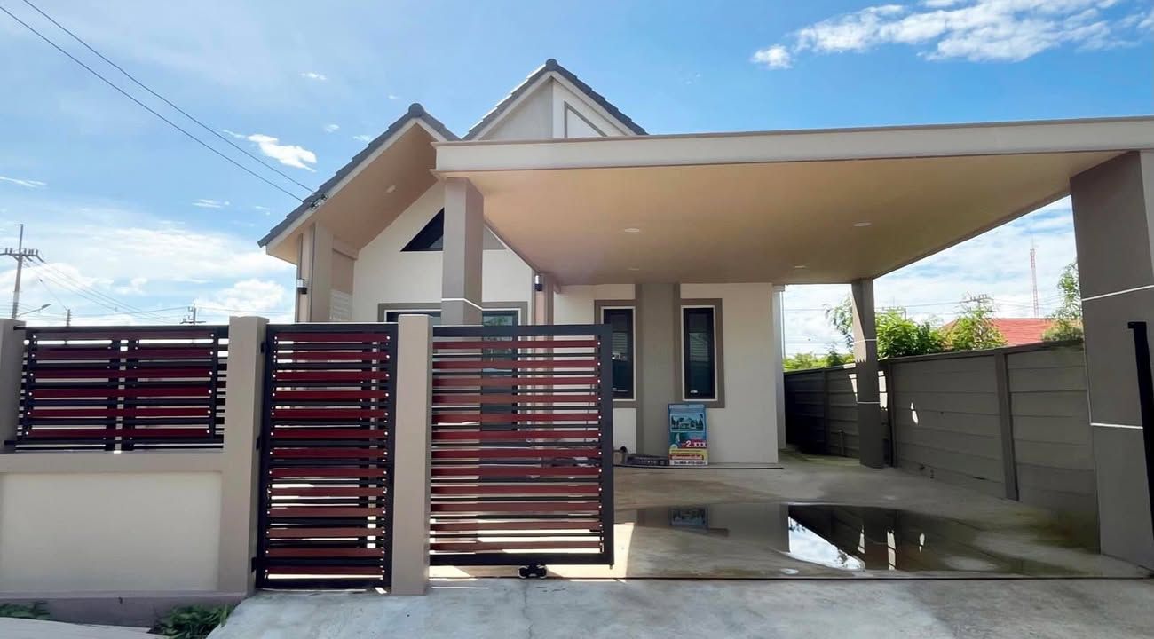 บ้านเดี่ยวสร้างใหม่หน้าอมตะนครชลบุรี 3นอน 2น้ำ 2จอด 2.55ล